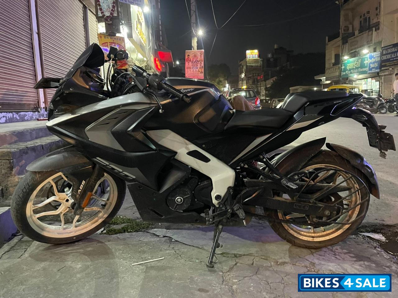 Bajaj Pulsar RS 200 BS6