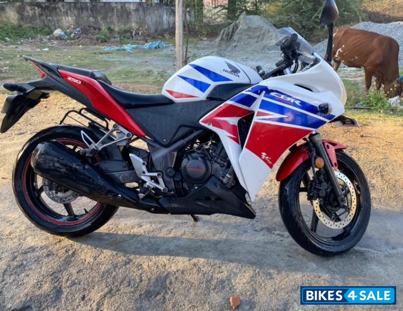 Honda  CBR250R
