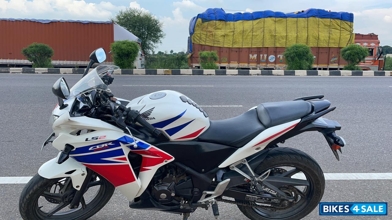 Tricolor White Honda CBR 250R