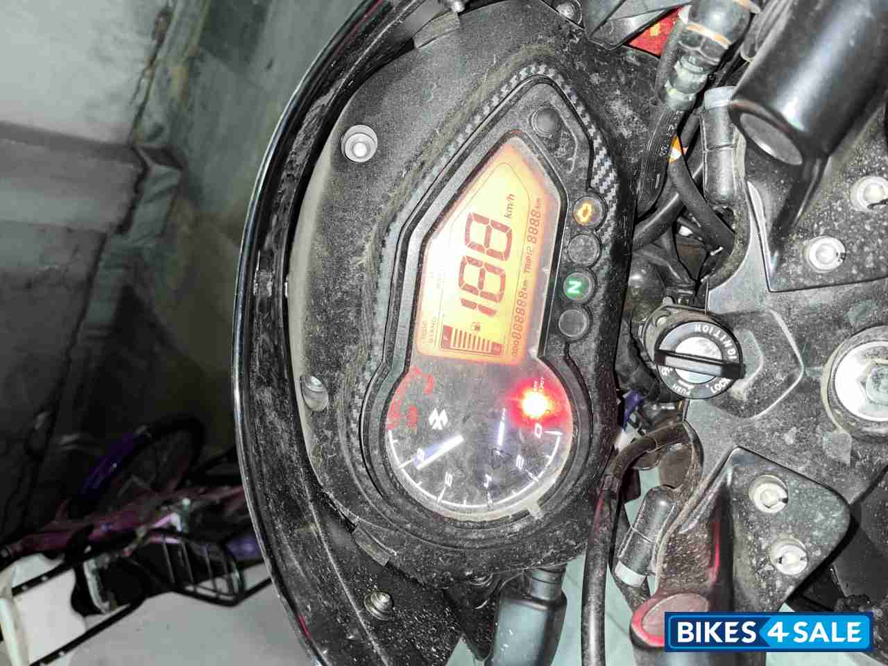 Blue Bajaj Pulsar 125 Carbon Fibre Disc Single Seat