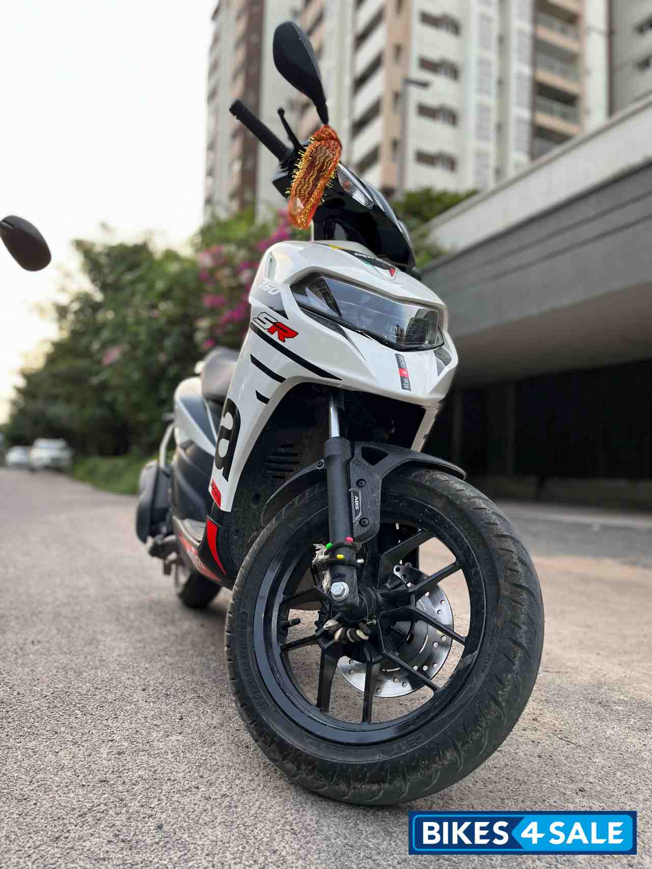 White&black Aprilia SR 160 Race ABS