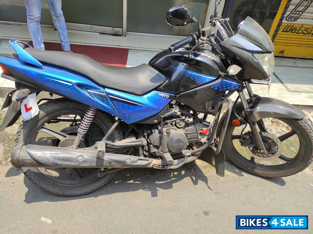 Black & Blue Hero Glamour