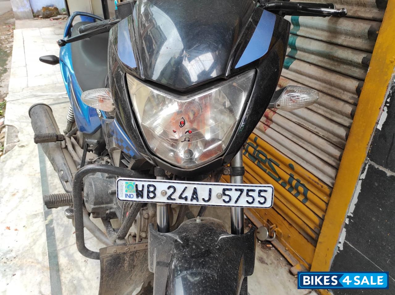 Black & Blue Hero Glamour