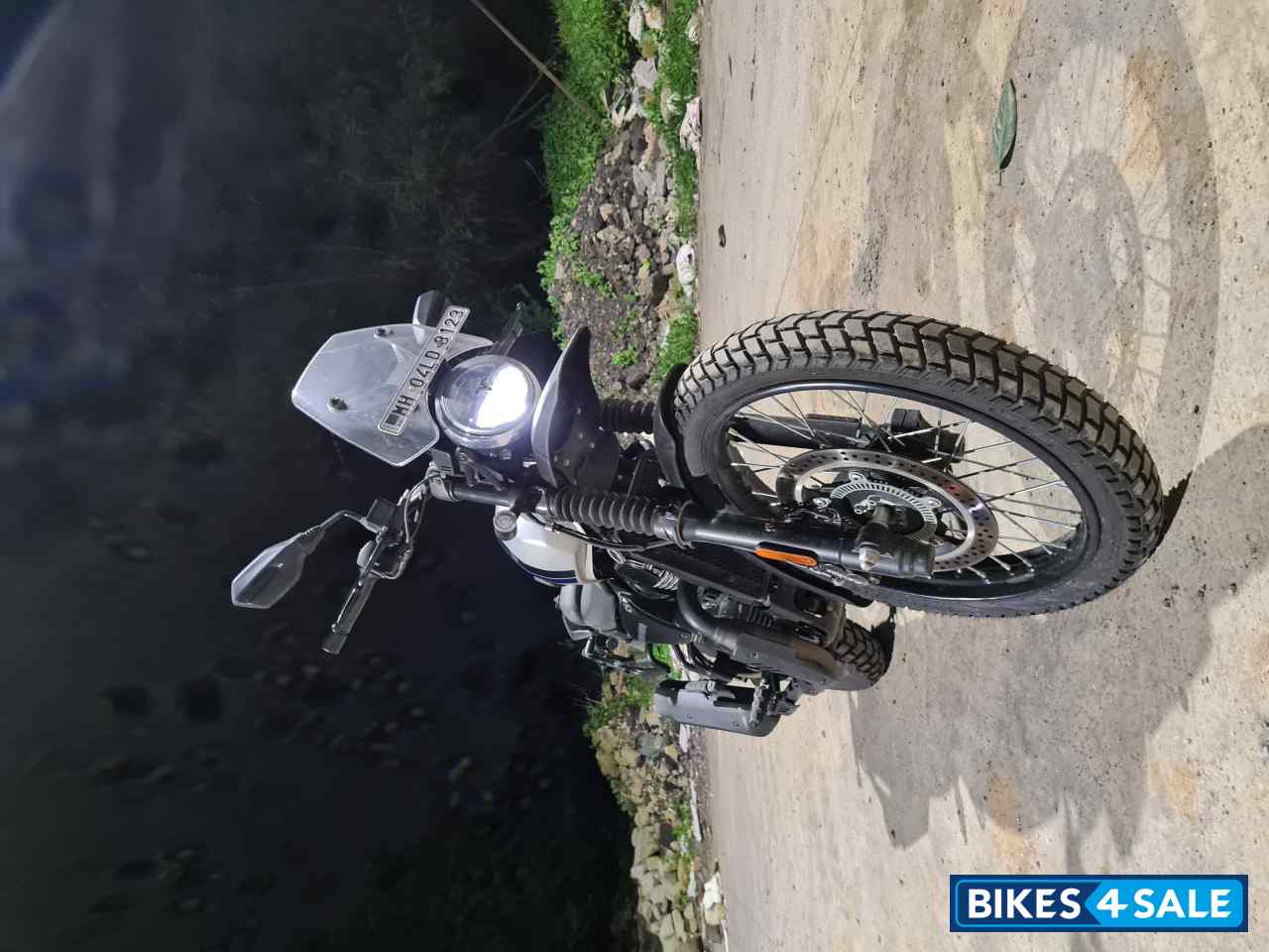 Grey Yezdi Adventure Gloss