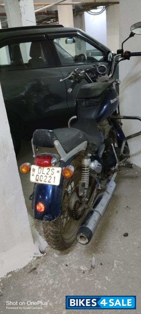 Blue Royal Enfield Thunderbird 350