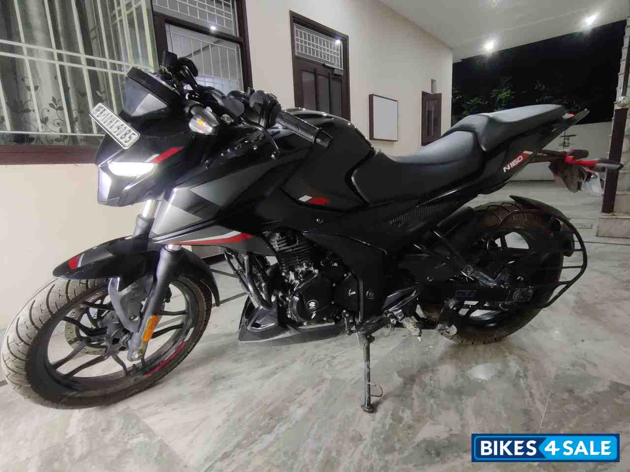 Black Bajaj Pulsar N160 Dual Channel ABS