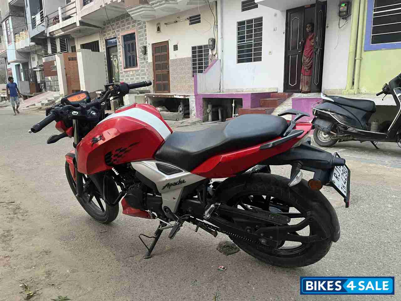 TVS Apache RTR 160 4V