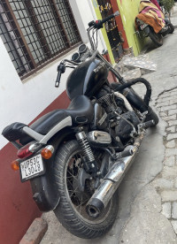 Black Royal Enfield Thunderbird 350