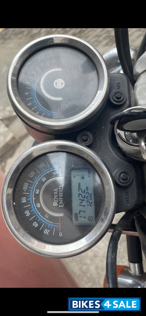 Black Royal Enfield Thunderbird 350