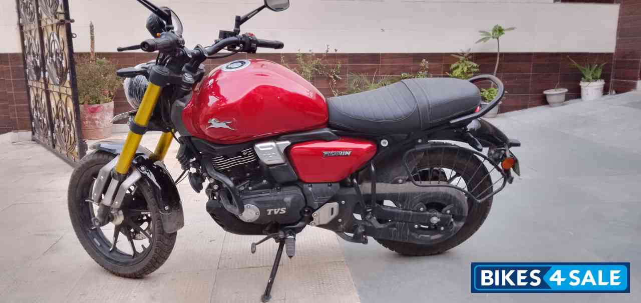 TVS Ronin SS
