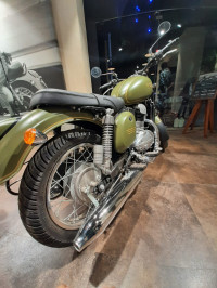 Jawa 42 Bobber Dual Channel ABS