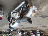 Yezdi Roadster Sin silver