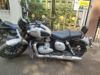 Yezdi Roadster Sin silver