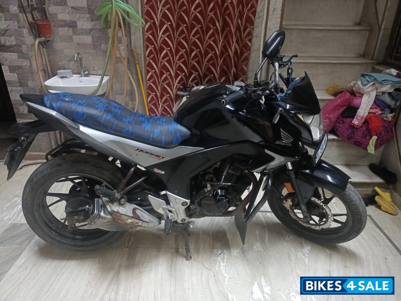 Black Honda CB Hornet 160R