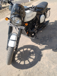 Jawa 42 Dual Channel ABS Sirius White