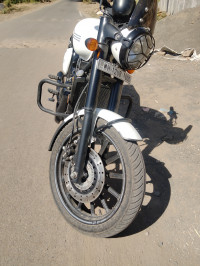 Jawa 42 Dual Channel ABS Sirius White