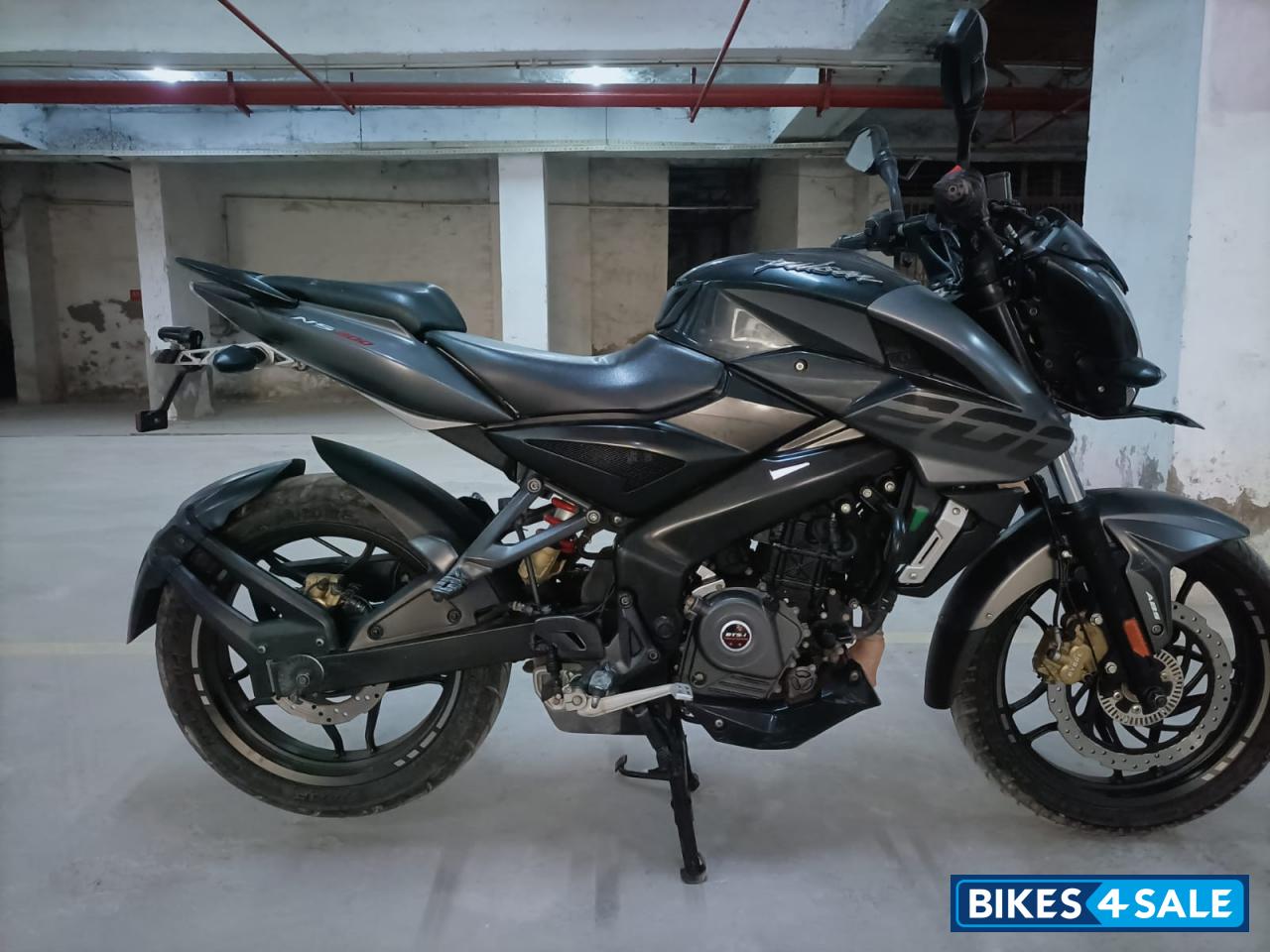 Black Bajaj Pulsar NS 200 BS6