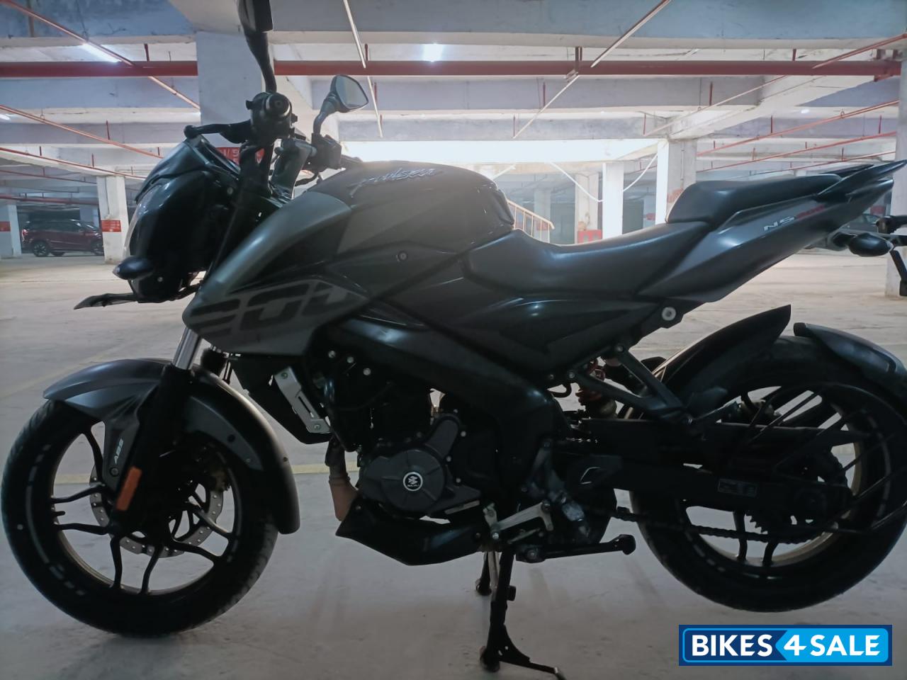 Black Bajaj Pulsar NS 200 BS6