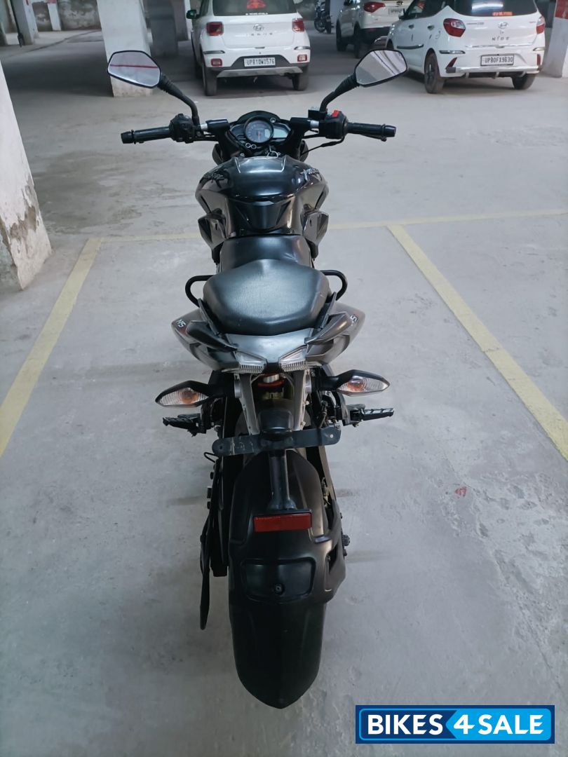 Black Bajaj Pulsar NS 200 BS6