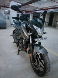 Black Bajaj Pulsar NS 200 BS6