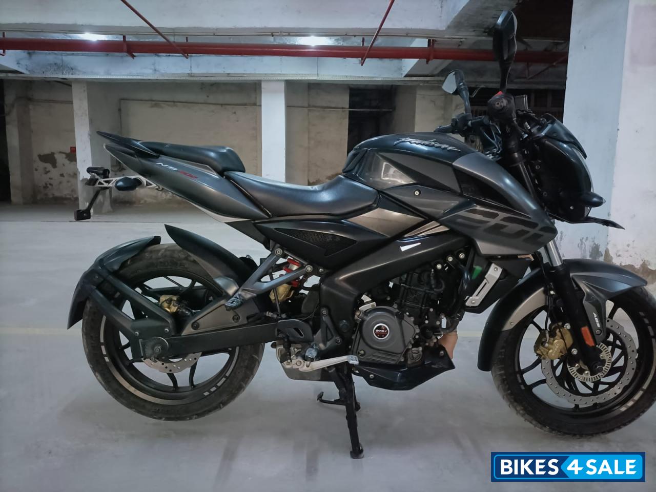 Black Bajaj Pulsar NS 200 BS6