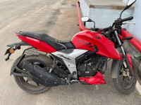 Red TVS Apache RTR 160 4V