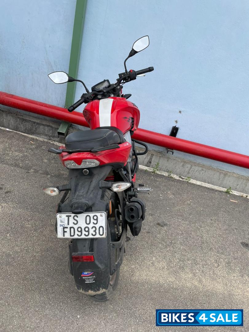 Red TVS Apache RTR 160 4V