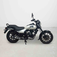 Bajaj Avenger Street 220