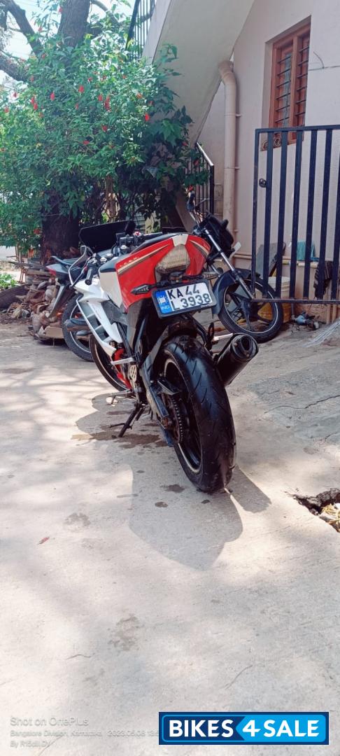 Yamaha YZF R15 V2