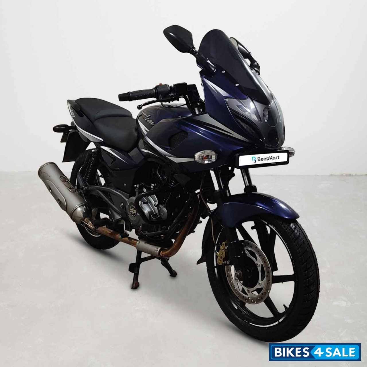 Bajaj Pulsar 220F