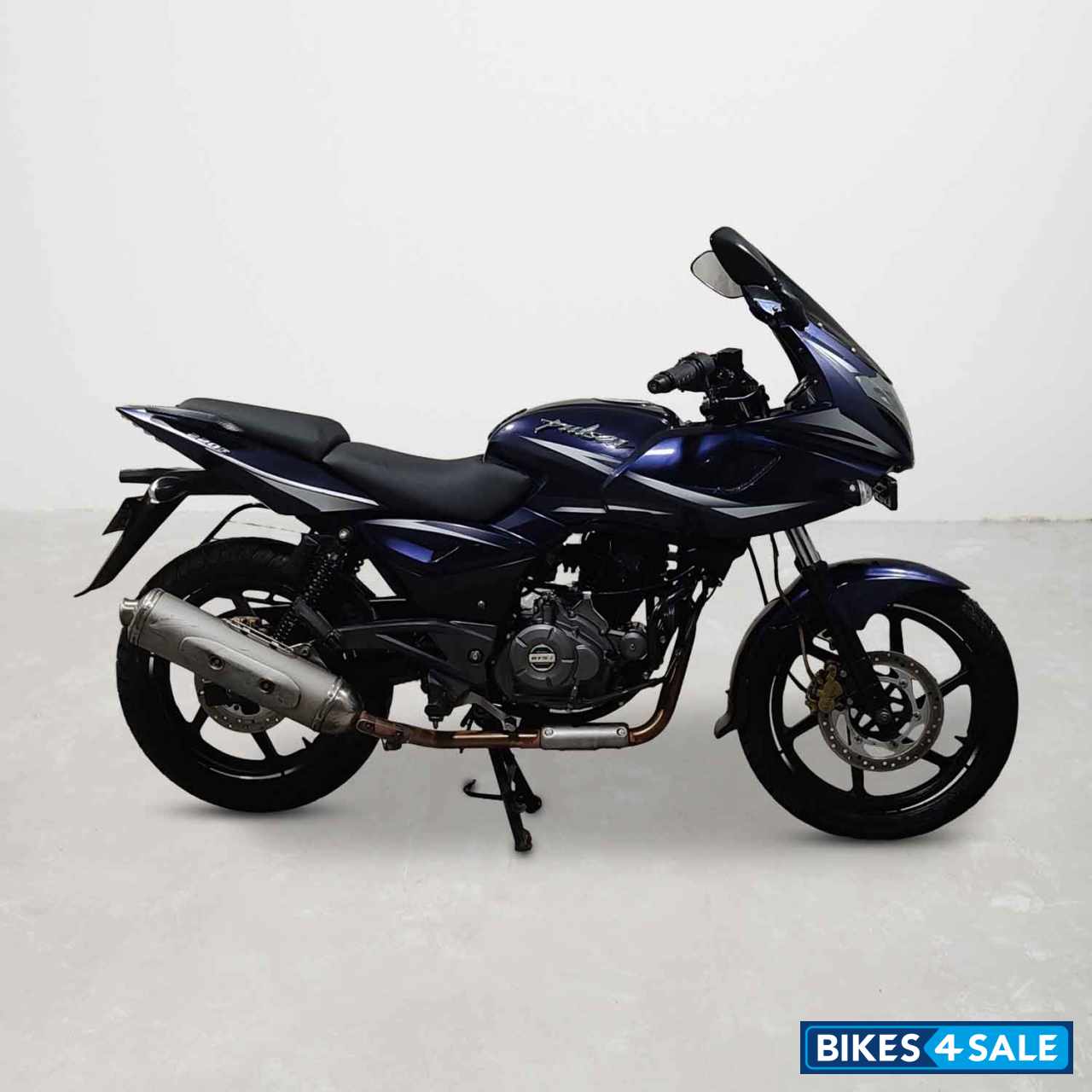 Bajaj Pulsar 220F Bajaj Pulsar 220F