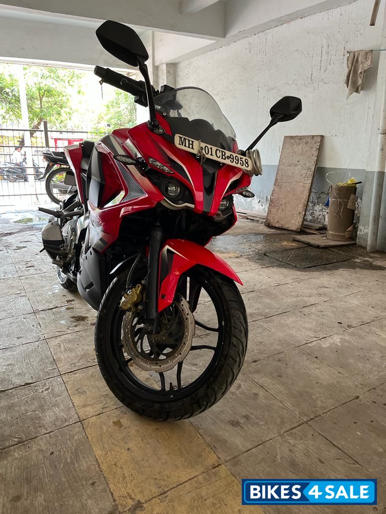 Red Bajaj Pulsar RS 200