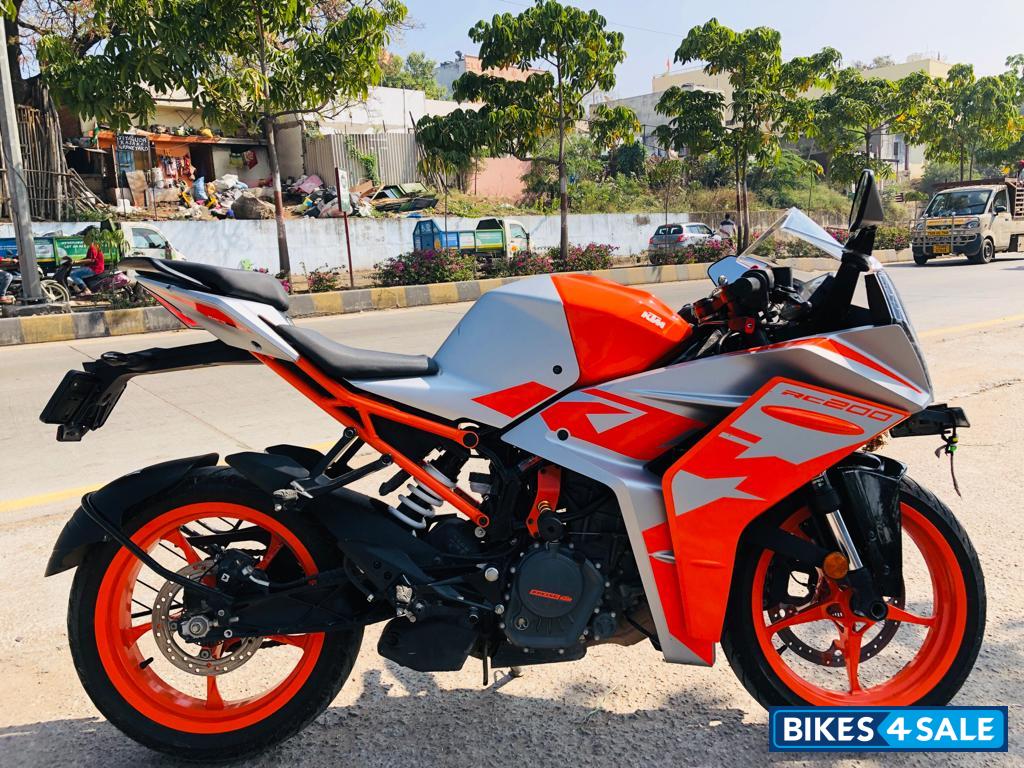 Silver Mate KTM RC 200