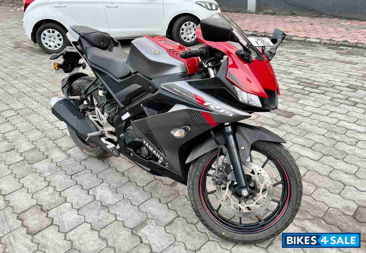 Matt Grey & Red Yamaha YZF R15 V3