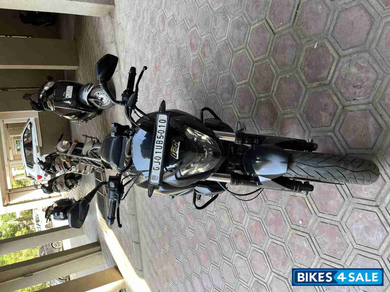 Bajaj Dominar 400 ABS BS6