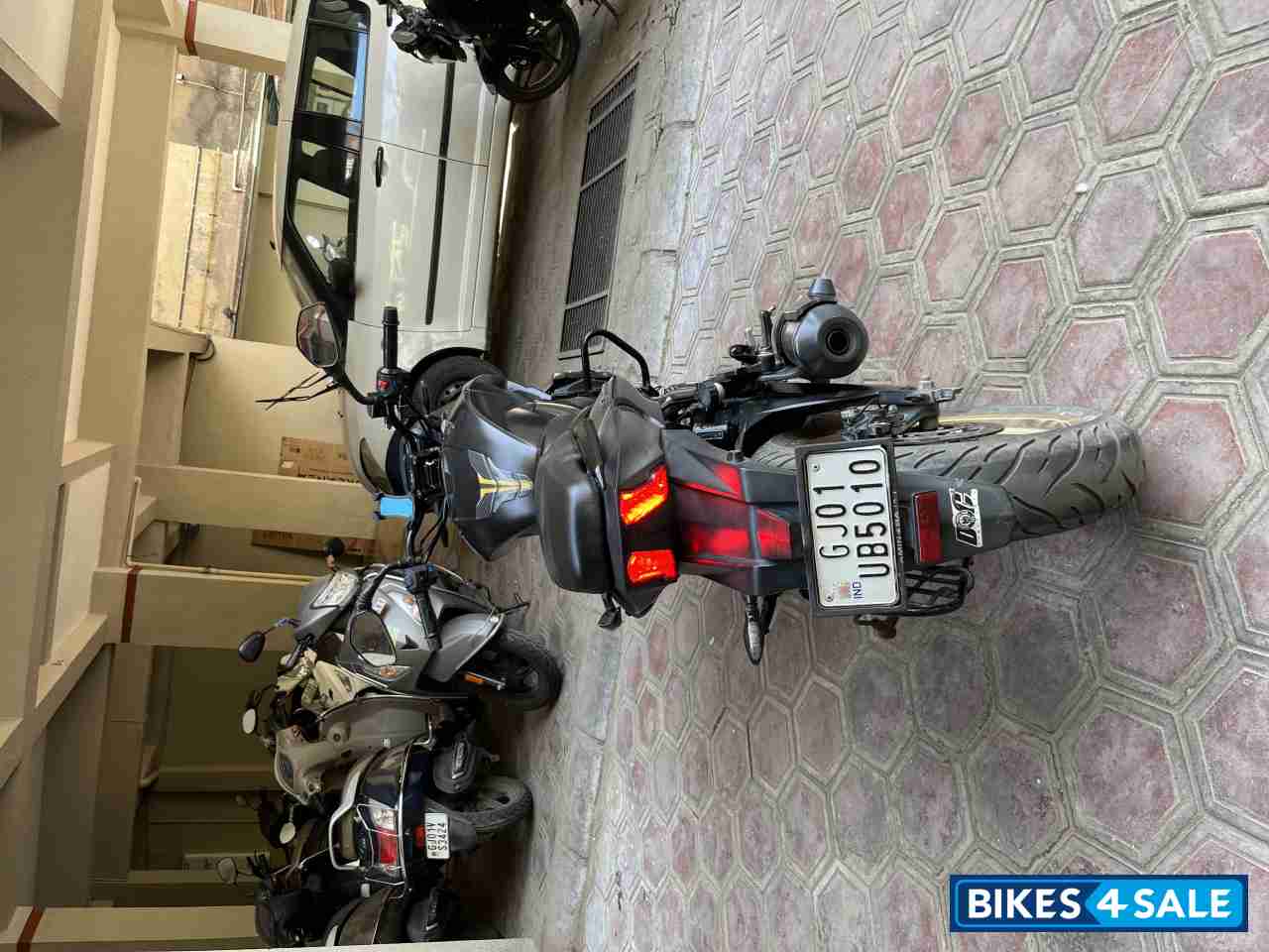 Bajaj Dominar 400 ABS BS6