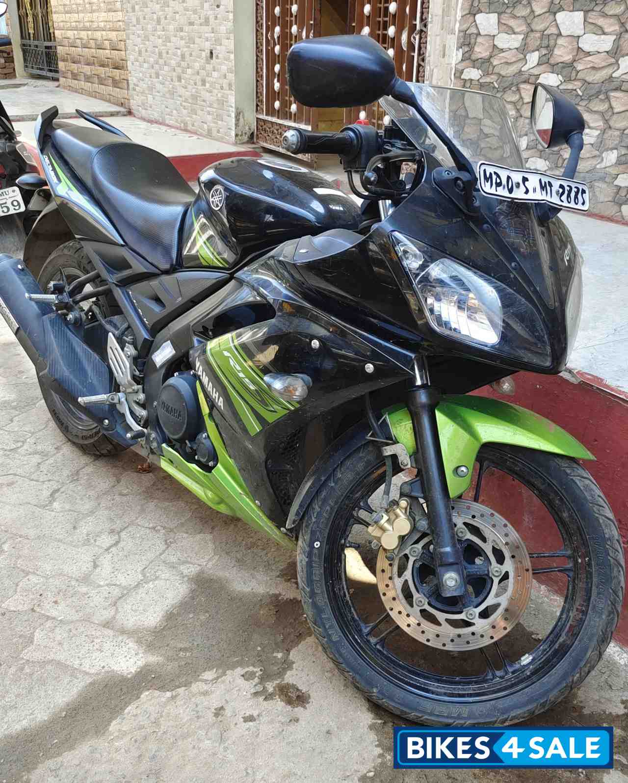 Yamaha YZF R15 V2