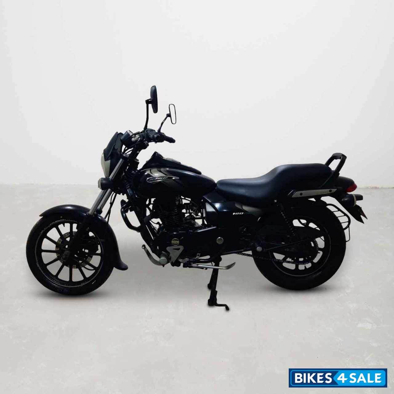 Bajaj Avenger Street 180