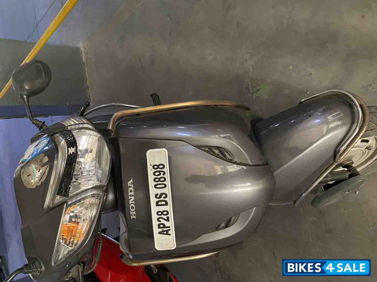 Grey Honda Activa