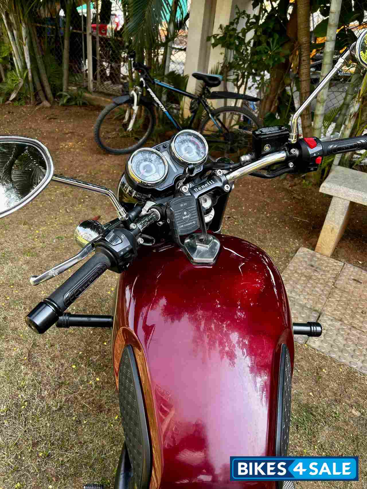 Red Benelli Imperiale 400