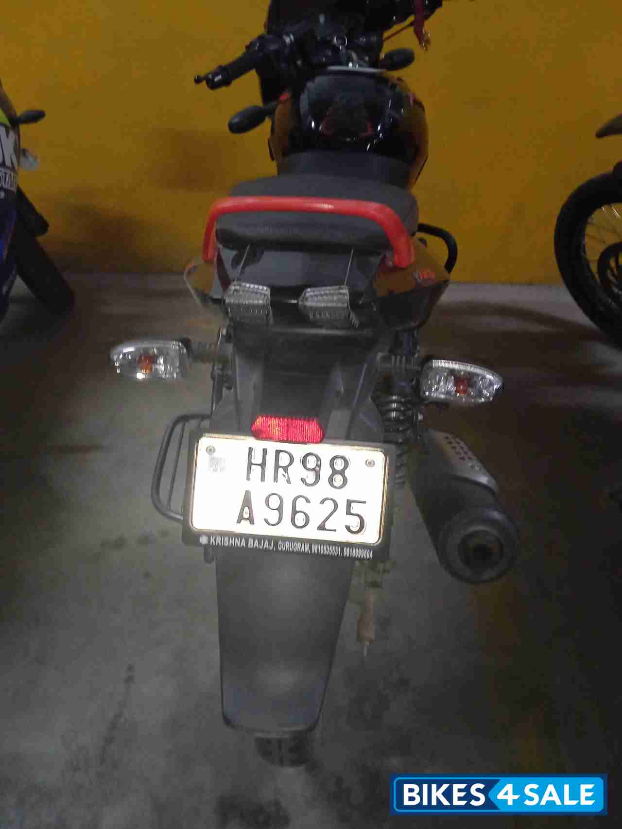 Black Bajaj Pulsar 125 Neon