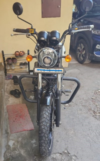 White Royal Enfield Thunderbird X 350