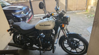 White Royal Enfield Thunderbird X 350