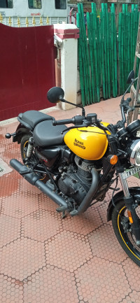 Yellow Royal Enfield Meteor 350