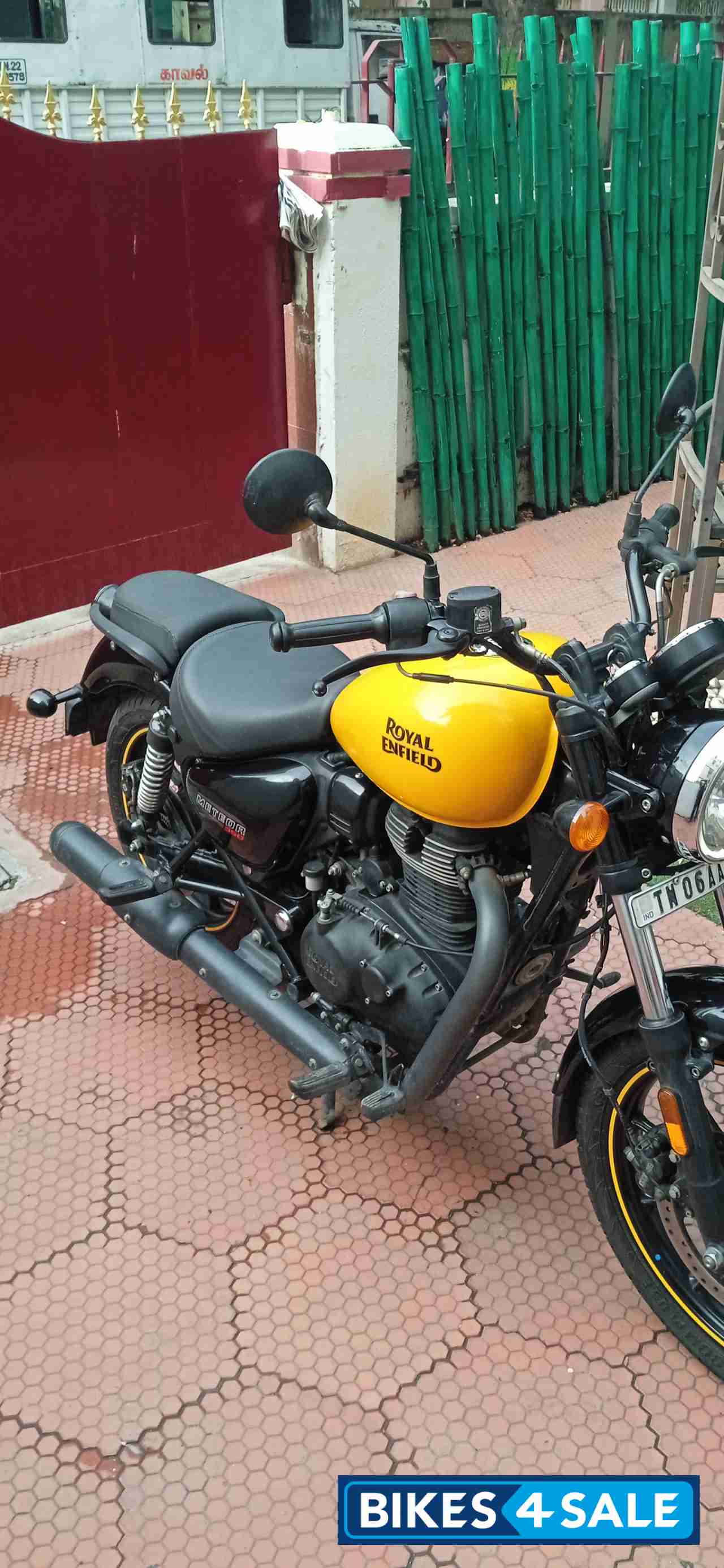 Yellow Royal Enfield Meteor 350