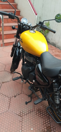 Yellow Royal Enfield Meteor 350