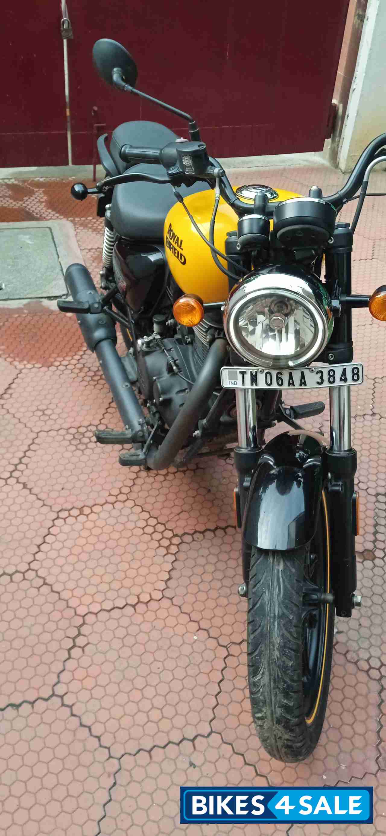 Yellow Royal Enfield Meteor 350
