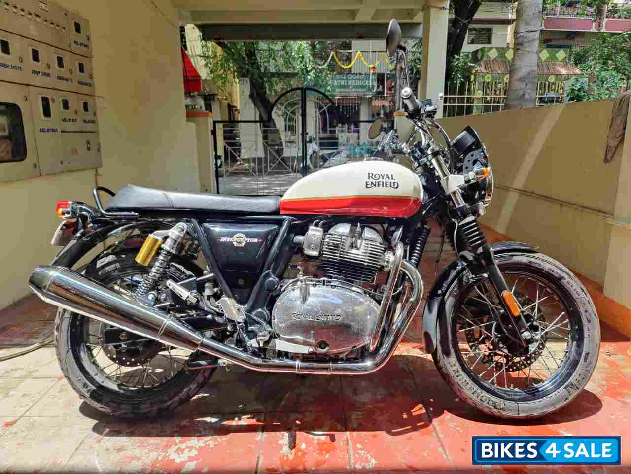 Baker Express Royal Enfield Interceptor 2020