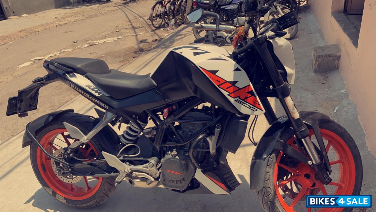 KTM Duke 200