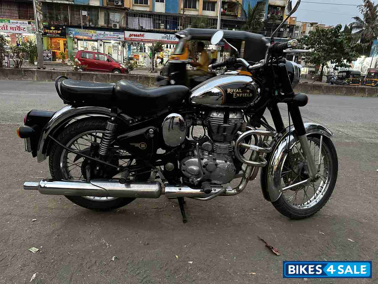 Black Royal Enfield Classic 500